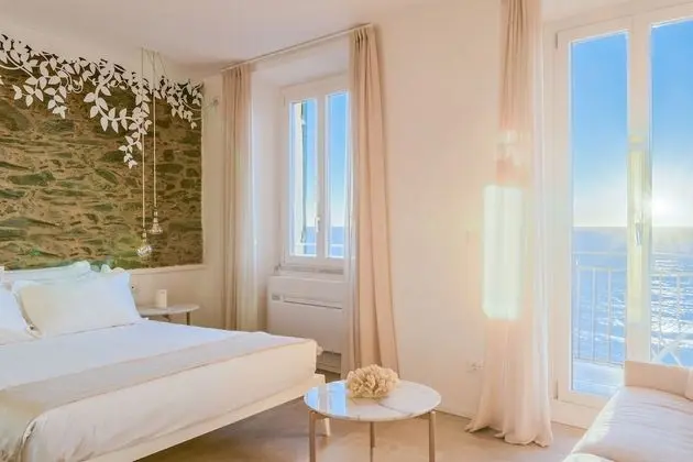 Junior Süit, Balkon