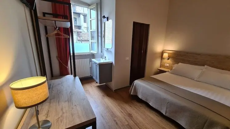 Standard Tek Büyük Yataklı Oda