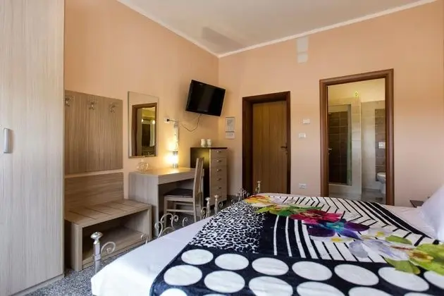 Standard Tek Büyük Yataklı Oda