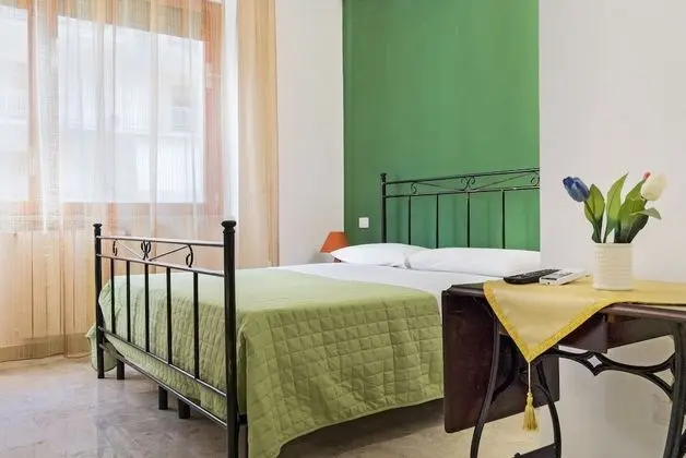 Comfort Tek Büyük Yataklı Oda