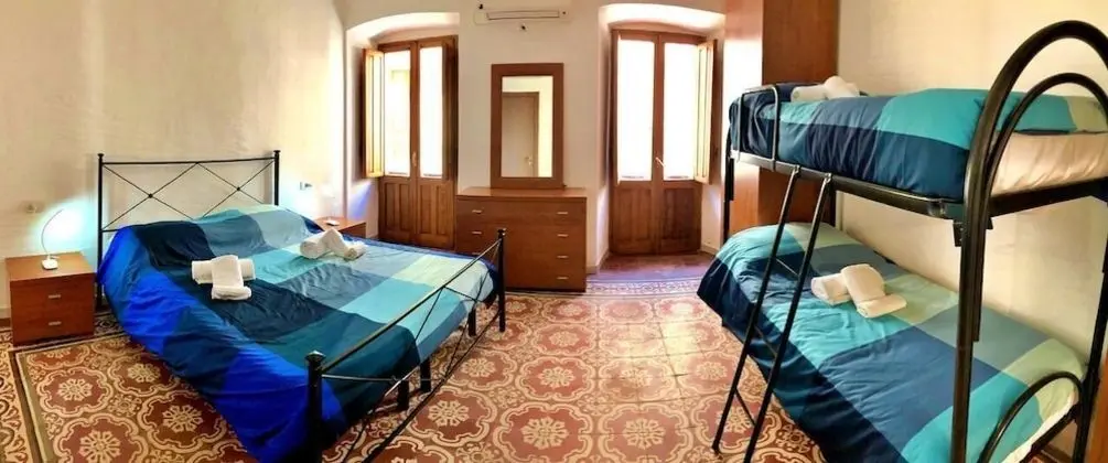 Family Oda, Balkon (Bugerru)