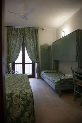 Üç Kişilik Oda