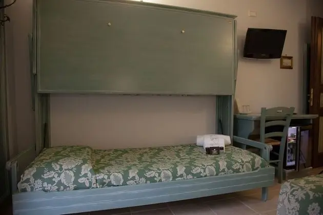 Üç Kişilik Oda