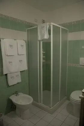 Üç Kişilik Oda