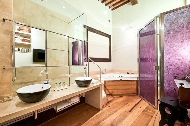 Deluxe Oda, 1 En Büyük (King) Boy Yatak, Tepe Manzaralı