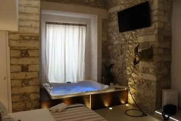 Süit, Jakuzi (Suite del granaio)