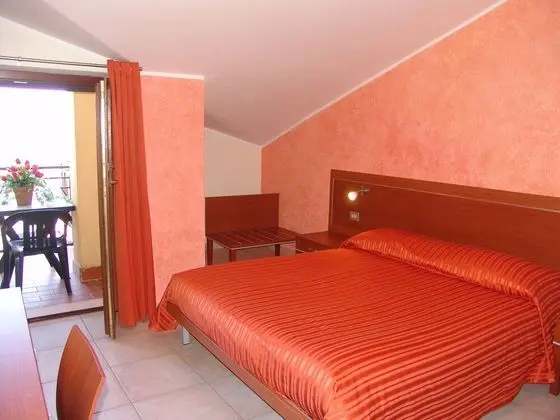 Business Tek Büyük veya İki Ayrı Yataklı Oda, 1 Büyük (Queen) Boy Yatak, Engellilere Uygun