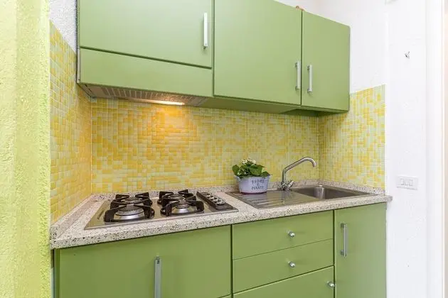 Family Sıra Ev, 1 Çift Kişilik Yatak ve Çekyat (Il Vecchio Faro A42 150Mt From The)