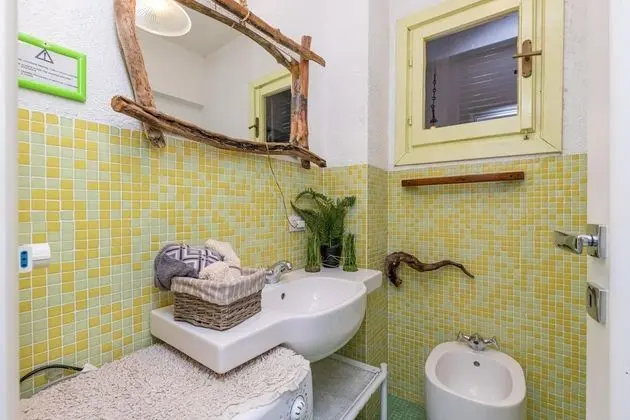 Family Sıra Ev, 1 Çift Kişilik Yatak ve Çekyat (Il Vecchio Faro A42 150Mt From The)