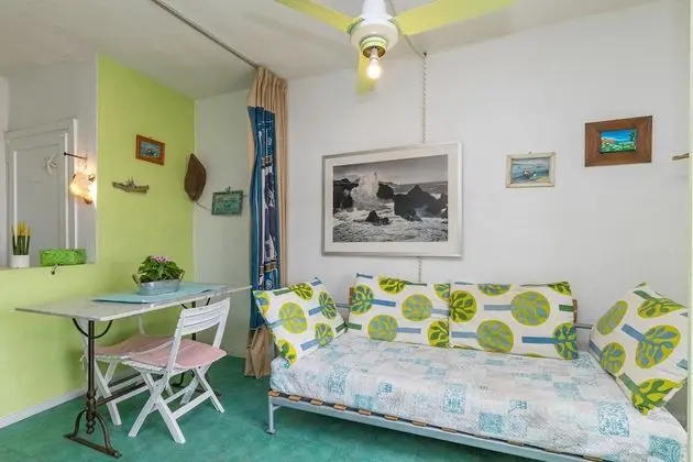 Family Sıra Ev, 1 Çift Kişilik Yatak ve Çekyat (Il Vecchio Faro A42 150Mt From The)