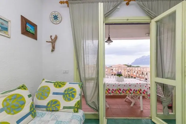 Family Sıra Ev, 1 Çift Kişilik Yatak ve Çekyat (Il Vecchio Faro A42 150Mt From The)