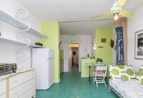 Family Sıra Ev, 1 Çift Kişilik Yatak ve Çekyat (Il Vecchio Faro A42 150Mt From The)