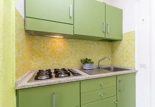 Family Sıra Ev, 1 Çift Kişilik Yatak ve Çekyat (Il Vecchio Faro A42 150Mt From The)