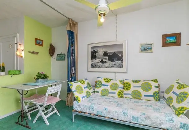 Family Sıra Ev, 1 Çift Kişilik Yatak ve Çekyat (Il Vecchio Faro A42 150Mt From The)