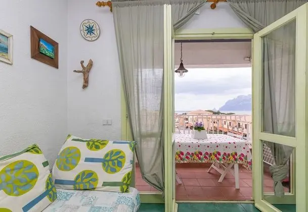 Family Sıra Ev, 1 Çift Kişilik Yatak ve Çekyat (Il Vecchio Faro A42 150Mt From The)