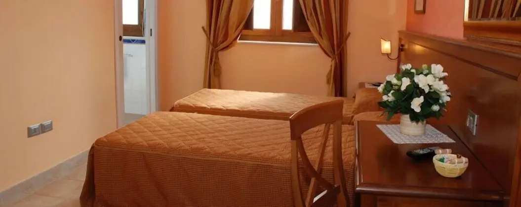 Tek Büyük veya İki Ayrı Yataklı Oda