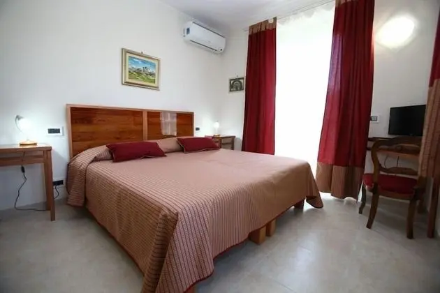 Tek Büyük veya İki Ayrı Yataklı Oda, Balkon, Dağ Manzaralı