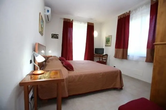 Tek Büyük veya İki Ayrı Yataklı Oda, Balkon, Dağ Manzaralı