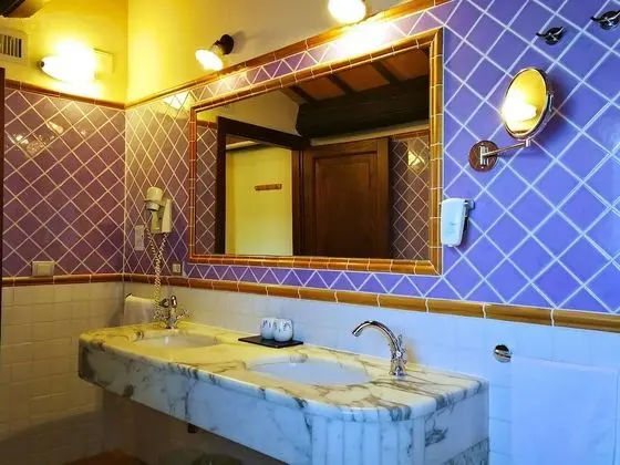 Üç Kişilik Oda