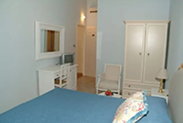 Classic Üç Kişilik Oda