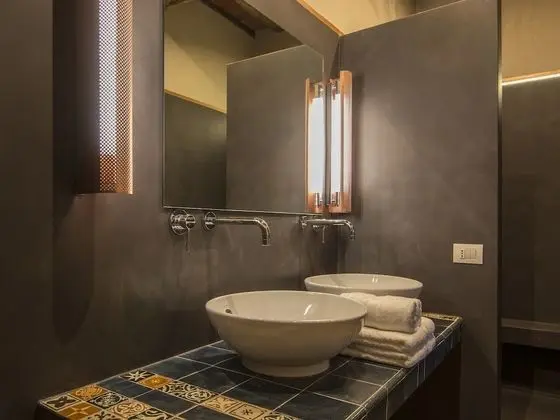 Luxury Tek Büyük Yataklı Oda, Banyolu/Duşlu, Bahçe Manzaralı