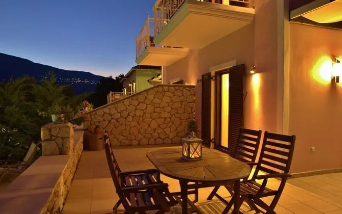 Romantic Villa (Anemone)