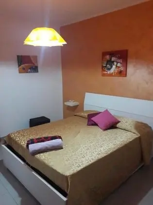 Tek Büyük veya İki Ayrı Yataklı Oda, Tepe Manzaralı, Kule