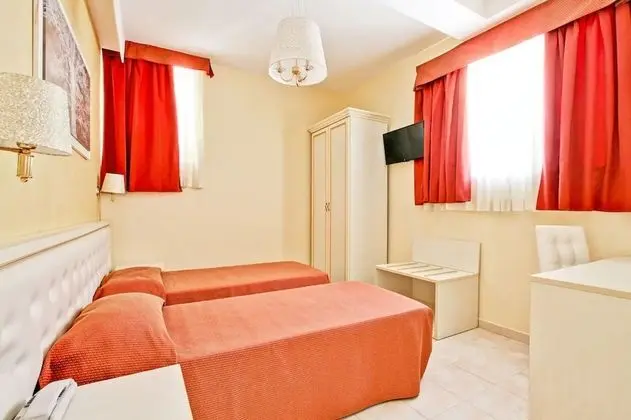 Basic Tek Büyük Yataklı Oda, 1 Yatak Odası (Basement )