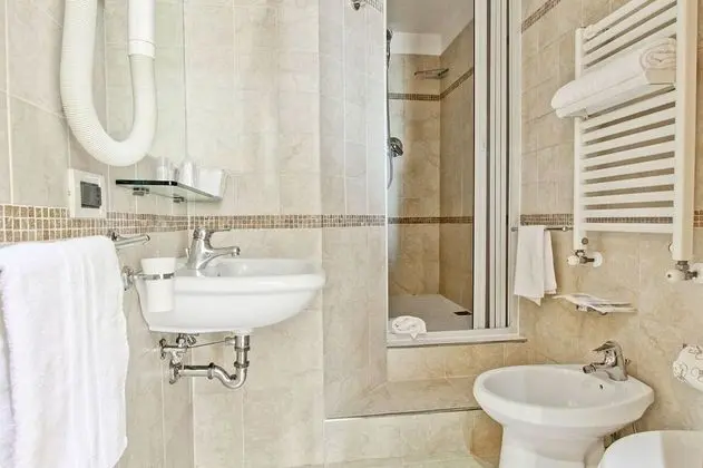 Basic Tek Büyük Yataklı Oda, 1 Yatak Odası (Basement )