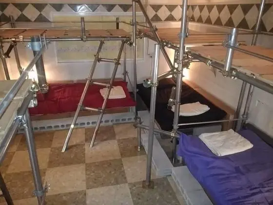 Ortak Ranzalı Oda (Room 2 (Iron))