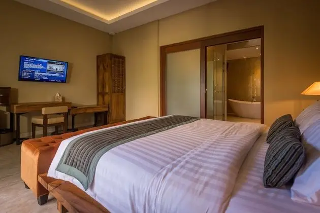 Deluxe Tek Büyük Yataklı Oda, Bahçe Manzaralı