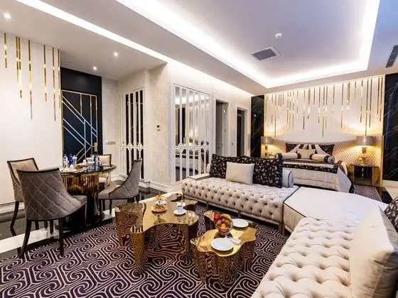 EXECUTIVE SUIT ODA