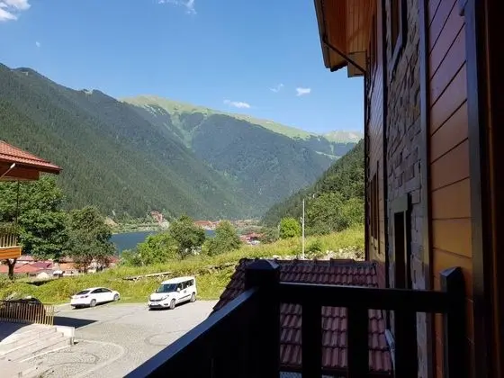 Daire-Üç Yatak Odalı, Göl Manzaralı