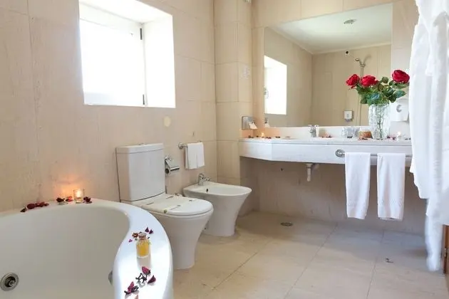 Superior Oda, Sıcak Su Küveti