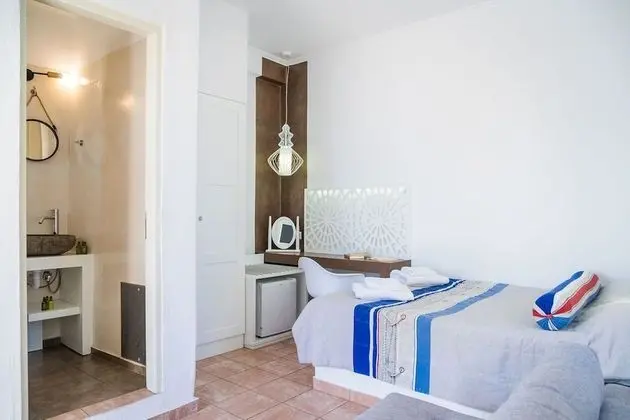Standard Tek Büyük Yataklı Oda, Avlu Manzaralı (Village View )