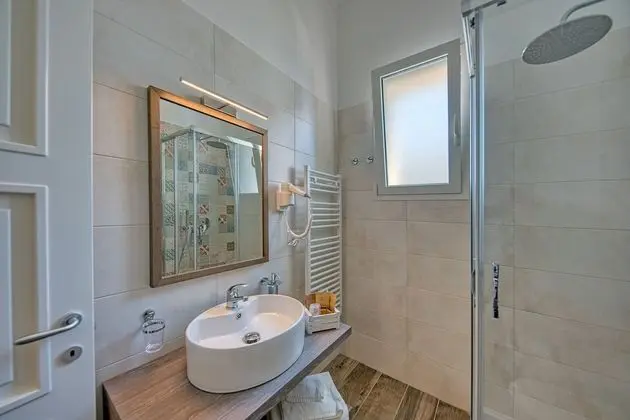 Standard Tek Büyük Yataklı Oda, Balkon (Lupiae)