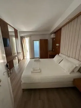 Tek Büyük Yataklı Oda, 1 Büyük (Queen) Boy Yatak, Sigara İçilmez