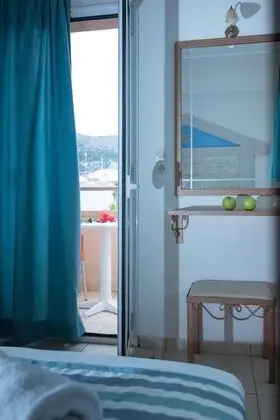 One Bedroom Triple Apartment