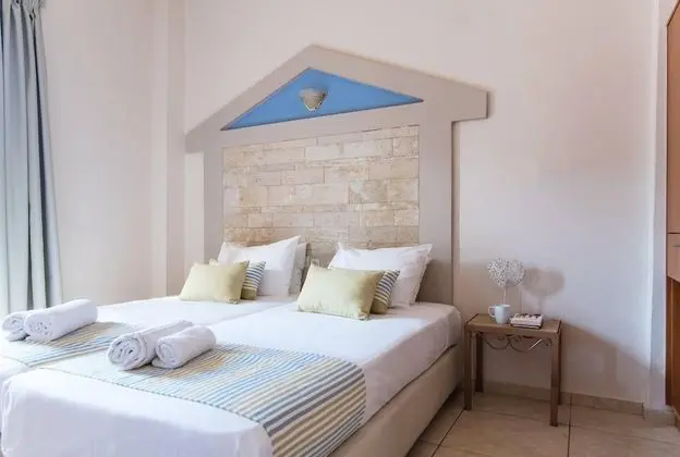Two Bedroom Apartment with Pool View