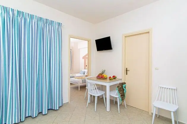 One Bedroom Apartment with Pool View