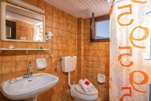 One Bedroom Apartment with Garden view