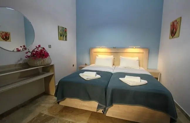 Stüdyo, Bahçe Manzaralı