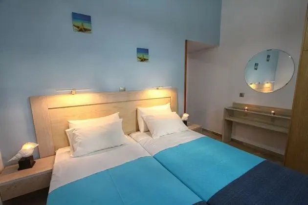 Stüdyo, Bahçe Manzaralı