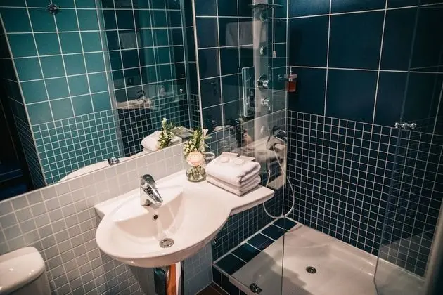 Comfort Tek Büyük Yataklı Oda, Balkon (Garden View)