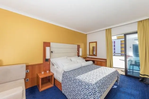 Comfort Tek Büyük Yataklı Oda, Balkon (Garden View)