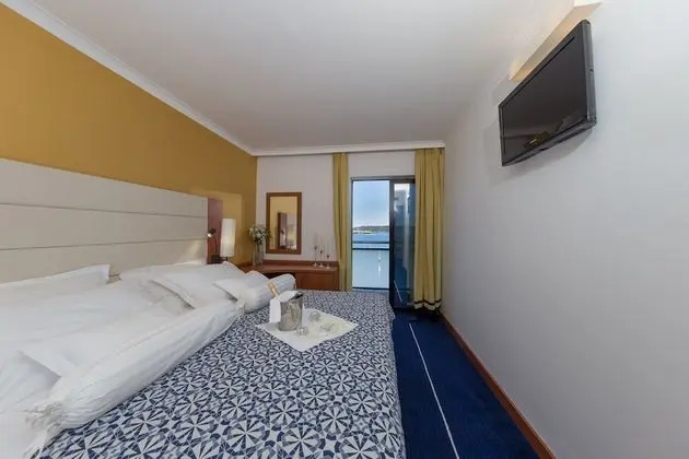 Superior Tek Büyük Yataklı Oda, Balkon (Sea View)