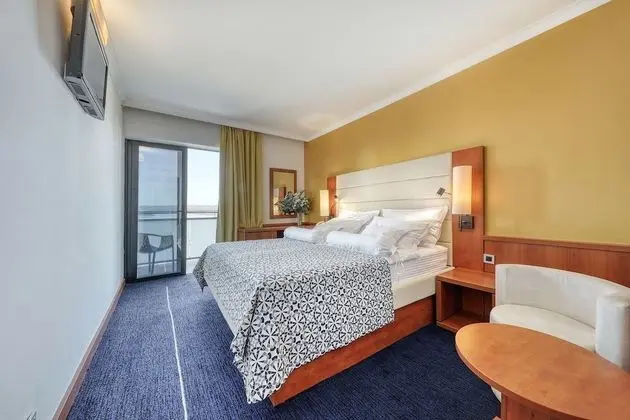 Superior Tek Büyük Yataklı Oda, Balkon (Sea View)