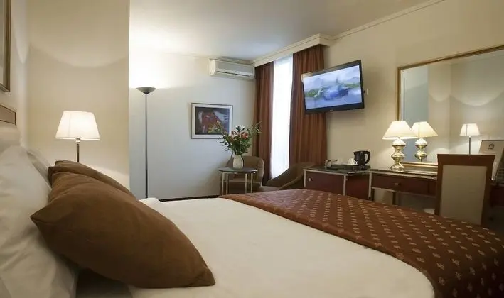 Standard Tek Büyük veya İki Ayrı Yataklı Oda, Şehir Manzaralı