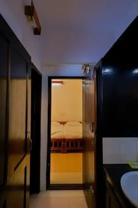 Lakefacing Family Cottage