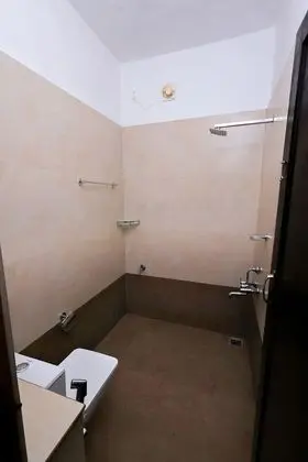 Lakefacing Family Cottage